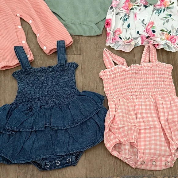 Brand New baby girl bundle - Picture 3 of 5